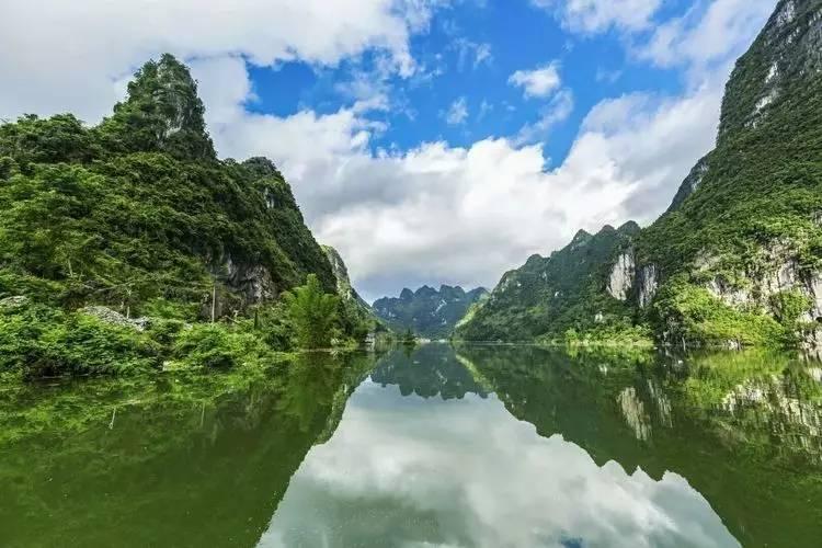 环足奖官方：阿根廷国家队主帅斯卡洛尼荣获环足奖教练生涯奖